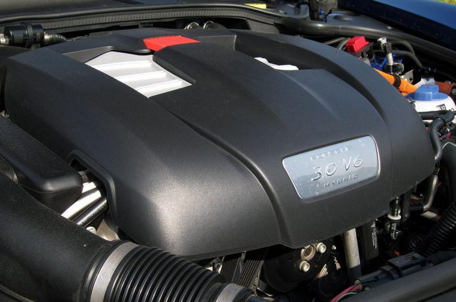  Porsche Panamera S Hybrid 2012 года  (фото 37 из 53)